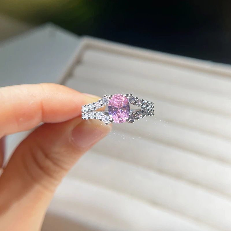 Stunning oval shaped pink cubic zirconia ring