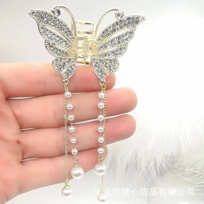 Sophisticated white color claw clip
