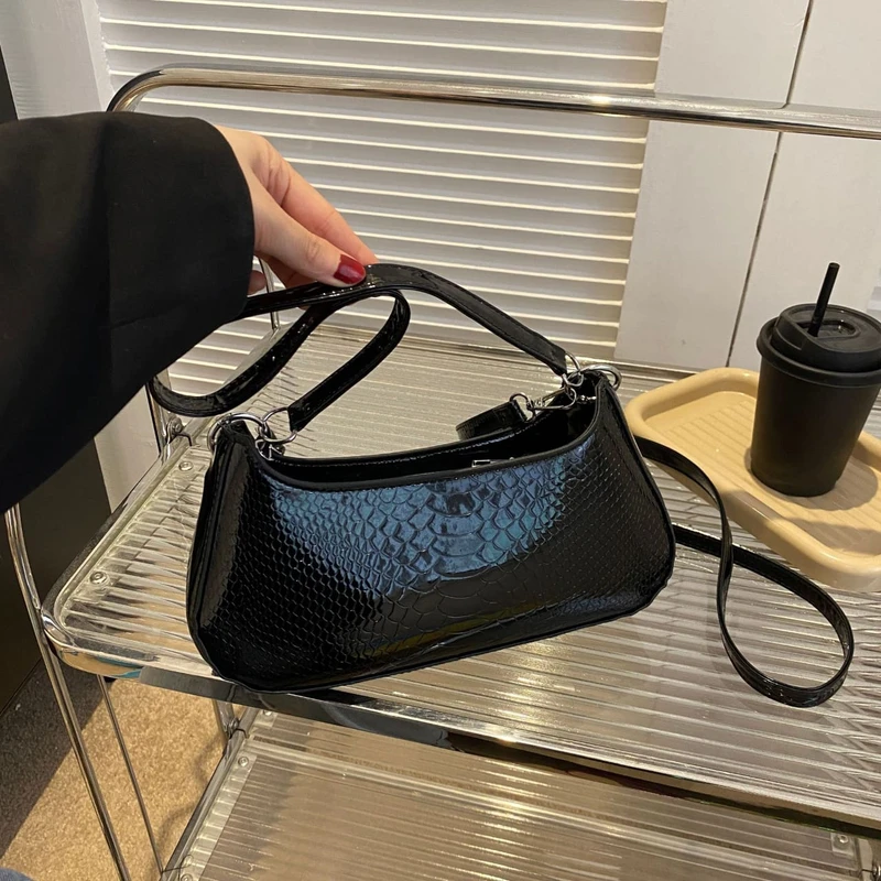 Fashionable Armpit Bag - Thumbnail 3