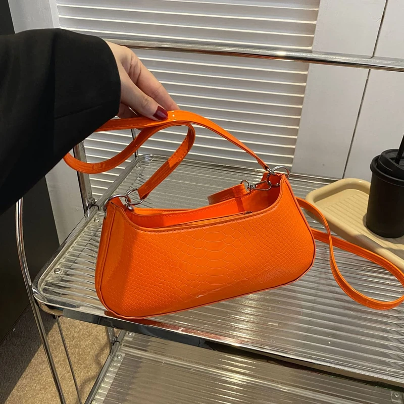 Fashionable Armpit Bag - Thumbnail 4