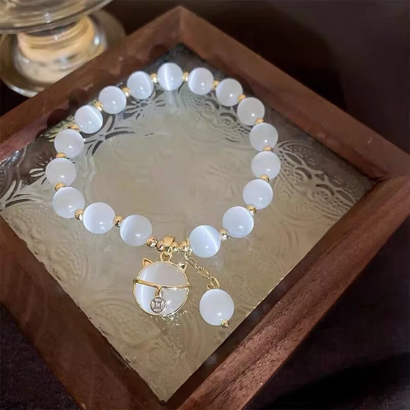 Beautiful white beaded bracelet