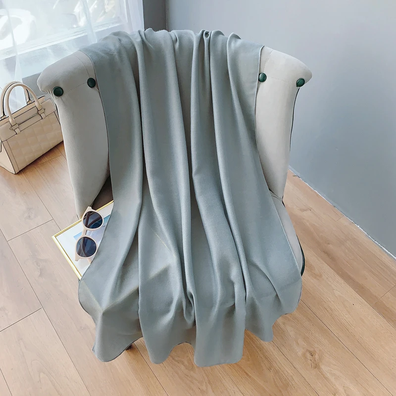 Elegant light gray long hijab / orna