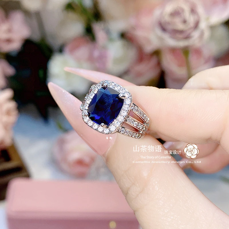 Cushion Cut Blue Sapphire Ring - Thumbnail 3