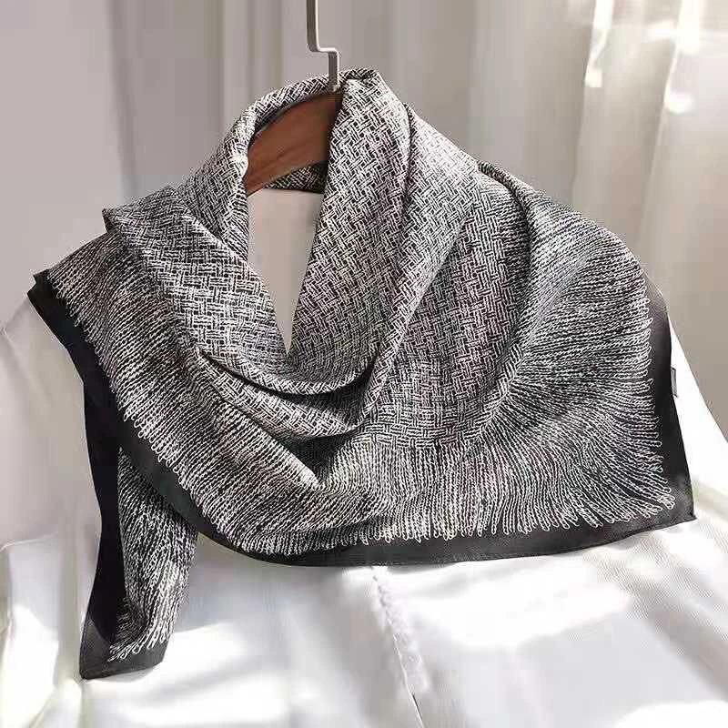 Grey printed square silk scarf - Thumbnail 3