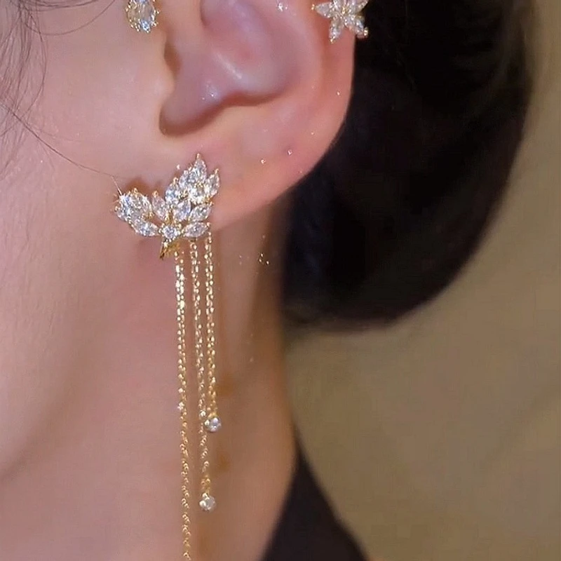 Stylish Sparkling Golden Color Crystal Flower Ear Cuff Without Piercing Clip Earrings