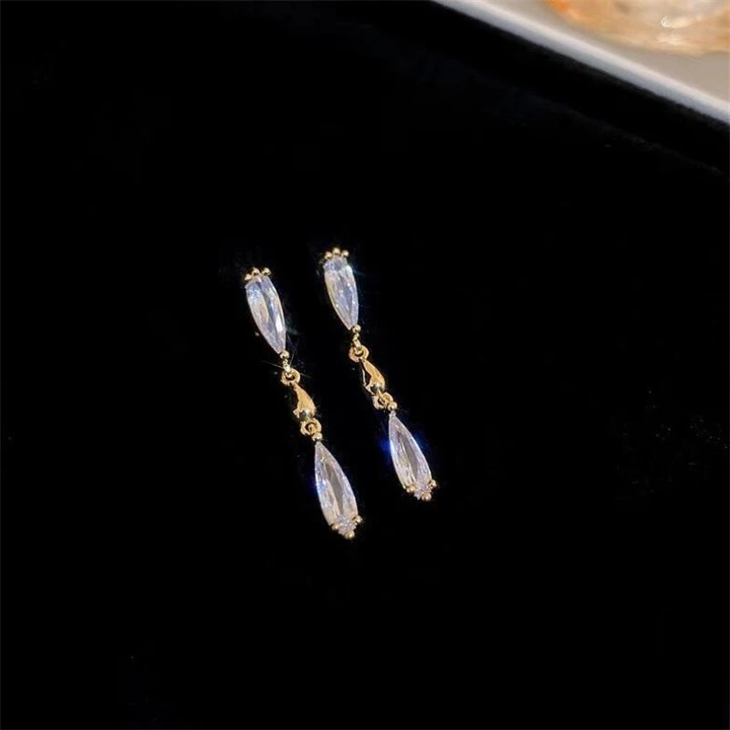 Pretty tear drop dangle earrings