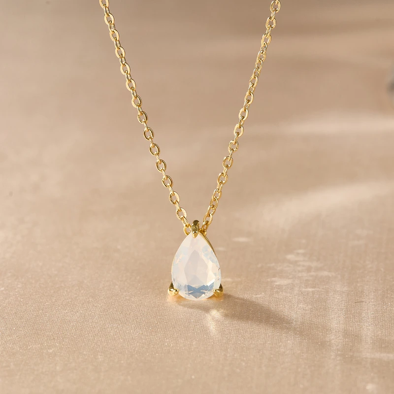 Sophisticated white color water drop  pendant neckpiece