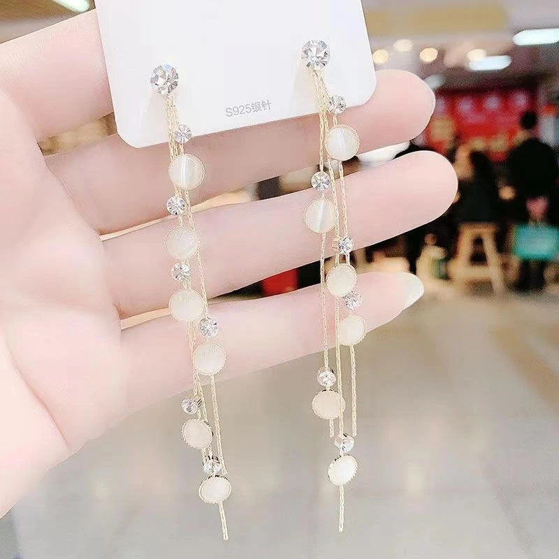 Pretty Pearl Long Tassel Earrings