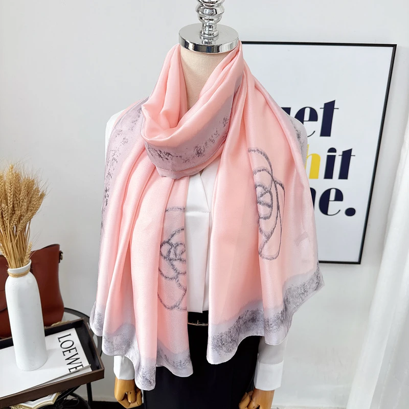 Soft pink silk printed hijab - Thumbnail 5