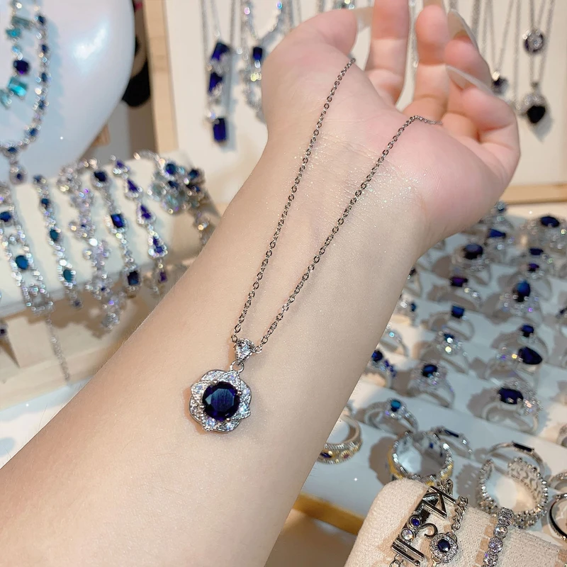 Elegant deep Blue floral shaped pendant neckpiece