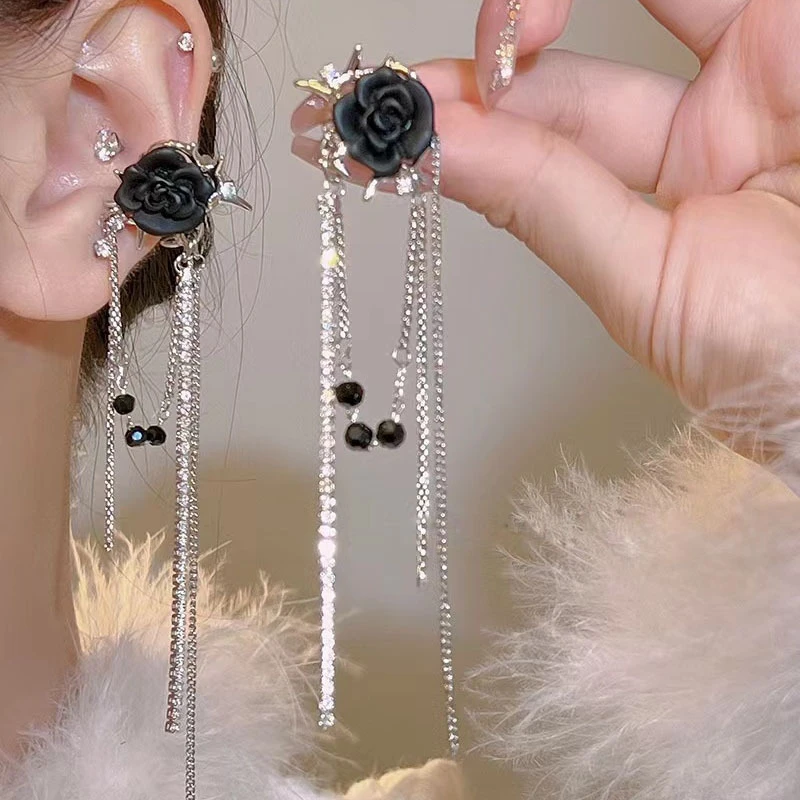 Elegant black rose long tassel earrings - Thumbnail 3