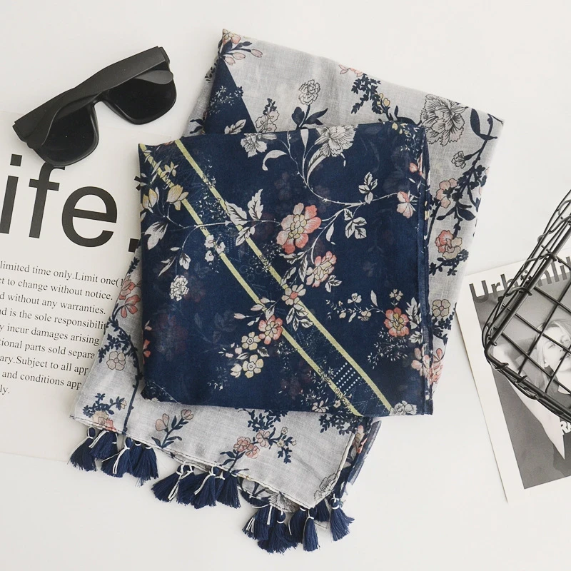 Navy blue & white mixed flower printed tassel hijab / orna - Thumbnail 3