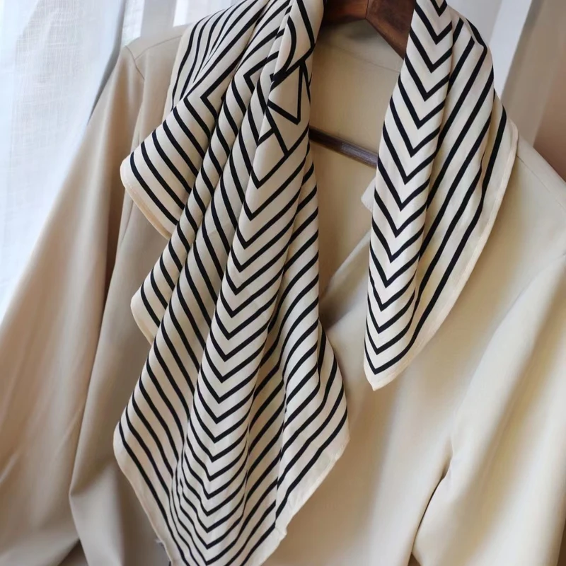 White black pattern classy scarf - Thumbnail 4