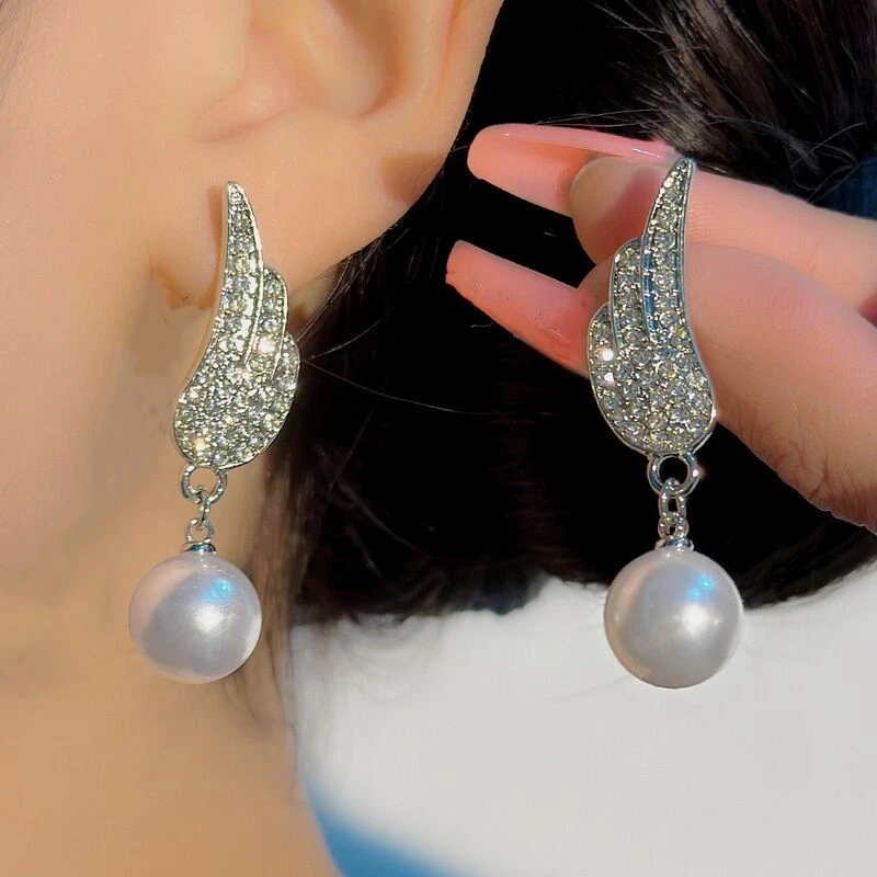 Angel Wing Pearl Earrings - Thumbnail 3