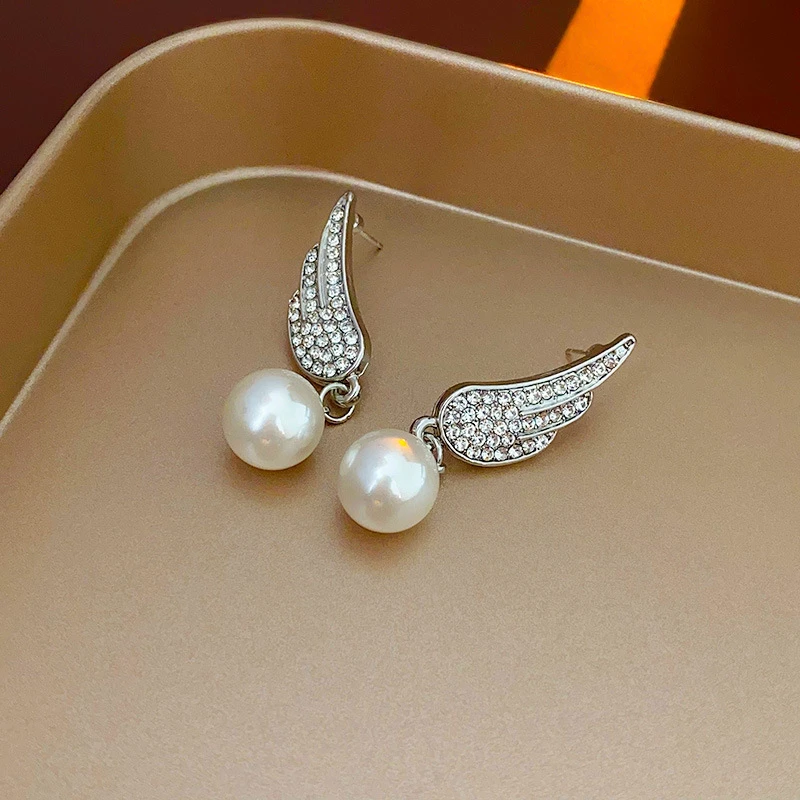 Angel Wing Pearl Earrings - Thumbnail 4