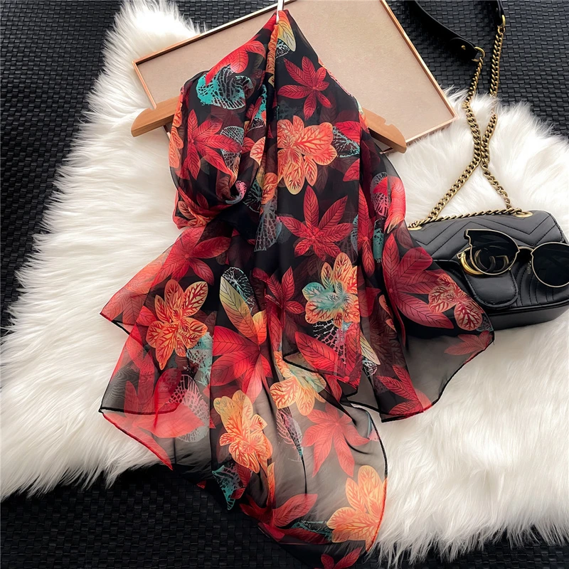 Red maple leaf pattern long silk hijab / orna - Thumbnail 3