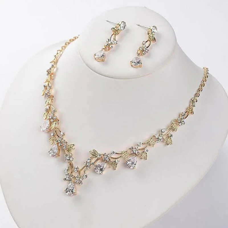 Beautiful white color jewellery set