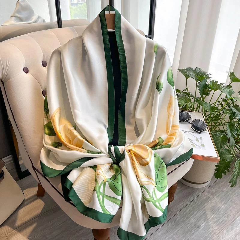 Off white glossy hijab with green border - Thumbnail 3