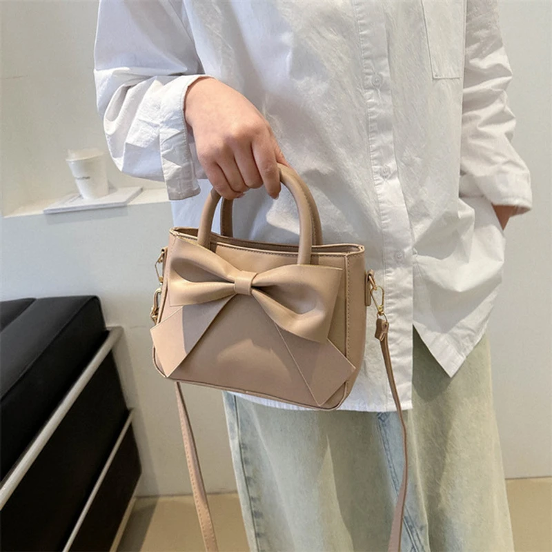 Elegant khaki color shoulder bag