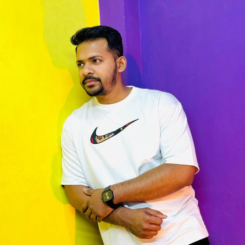 Suske Anime Embroidered Tee - Image 5