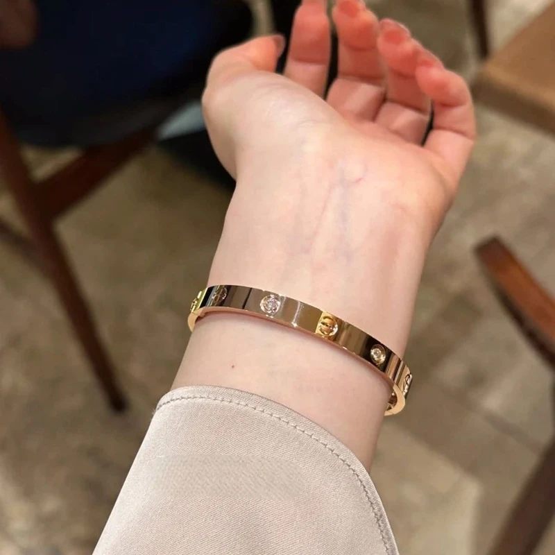 Stainless steel bracelet