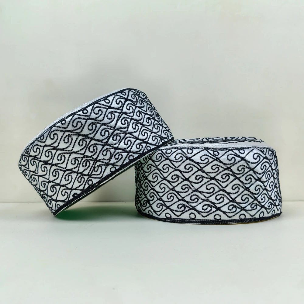 Stylish Black Azhari Tupi – Premium Cap - Image 3