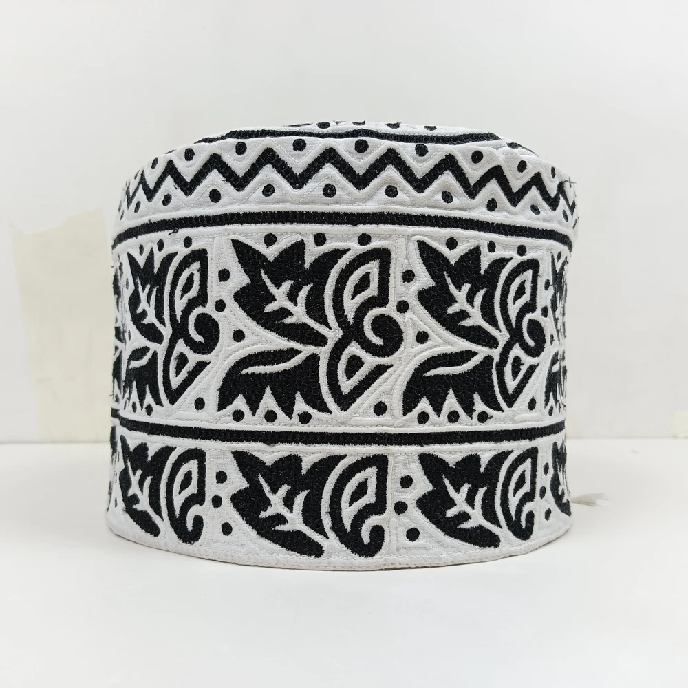 Traditional Omani Cap - Image 3