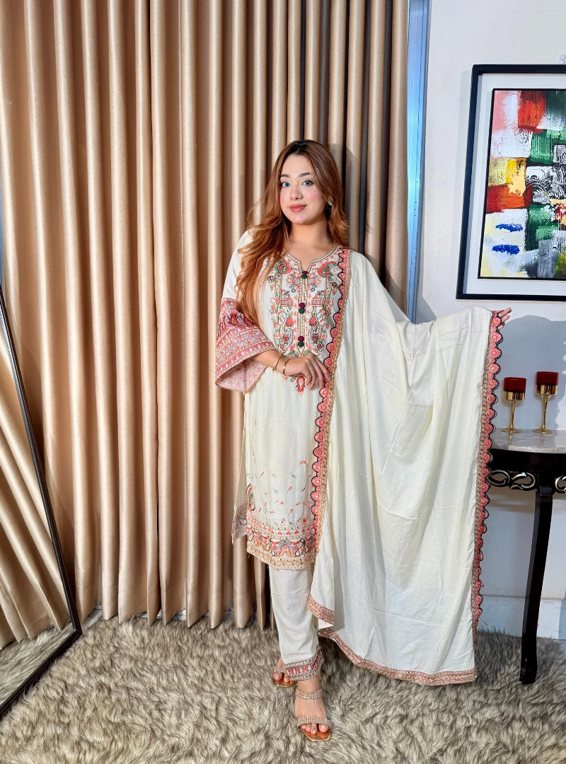 Pakistani-inspired "noor-e-libass"