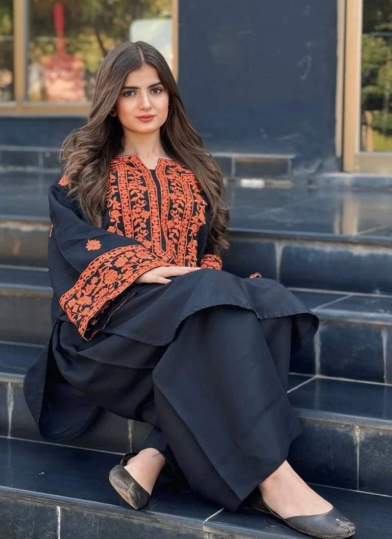 Elegant Cotton 2-Piece Suit - Image 5