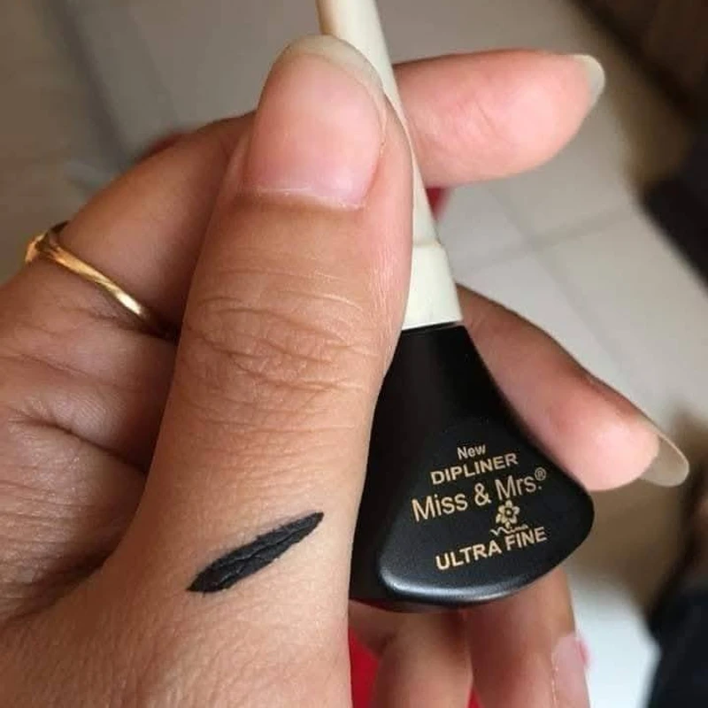 Miss & Mrs Eyeliner