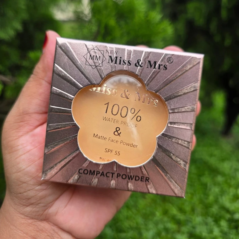 Miss & Mrs  Compact Powder - SPF 55