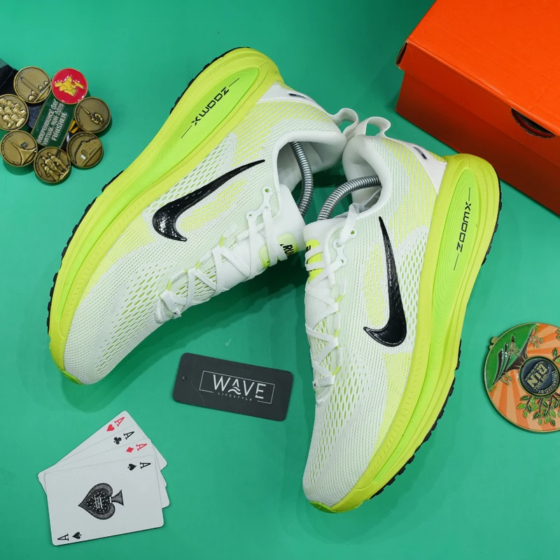 Vomero 18 - Electric Green (1:1 Mirror Grade)