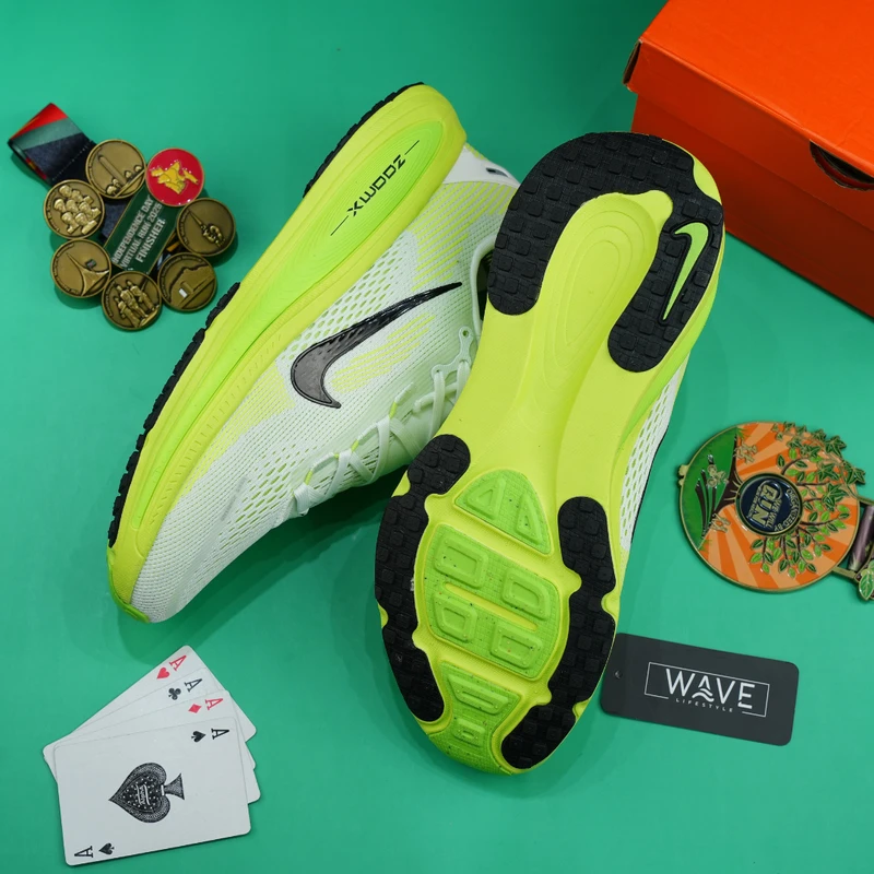 Vomero 18 - Electric Green (1:1 Mirror Grade)