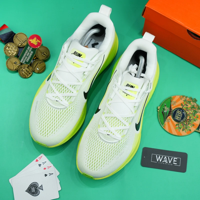 Vomero 18 - Electric Green (1:1 Mirror Grade) - Thumbnail 3