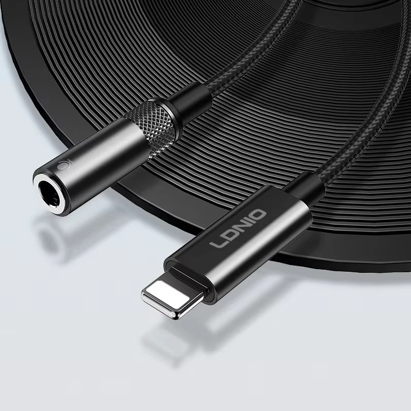 LDNIO LS-T80i Lightning to 3.5mm Audio Jack Adapter – Premium Sound, Compact Design - Image 4